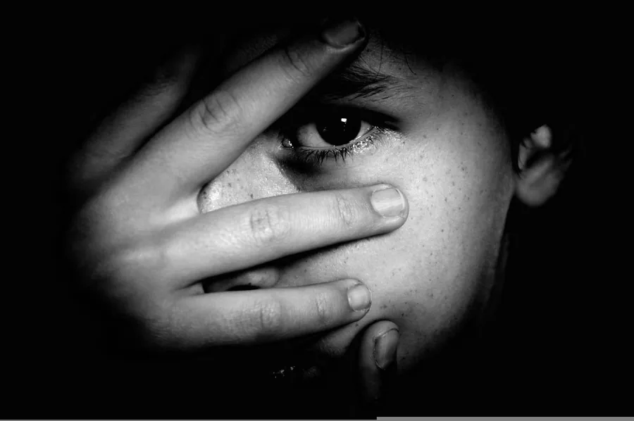 Personne peur du noir, représentant les phobies
